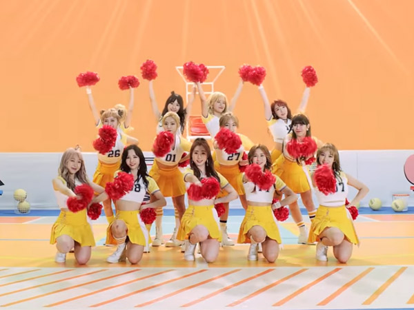 Cosmic Girls Ungkapkan Keceriaan dan Senangnya Jatuh Cinta di MV 'Happy'