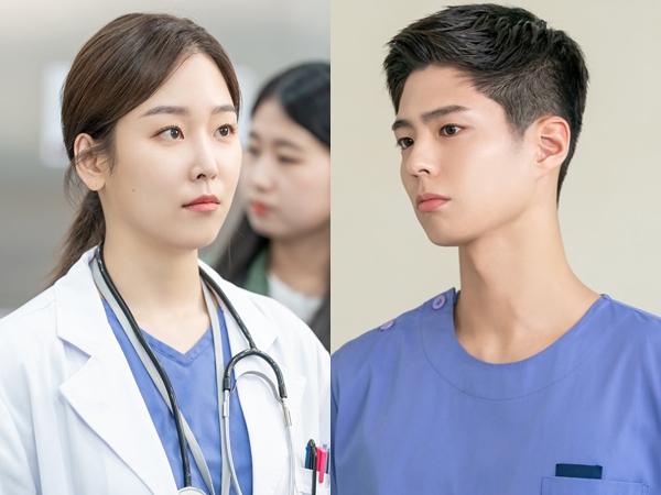 Potret Seo Hyun Jin dan Park Bo Gum Jadi Dokter di Drama Record of Youth