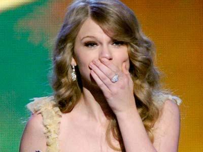 OMG! Taylor Swift Digosipkan Tewas dalam Kecelakaan