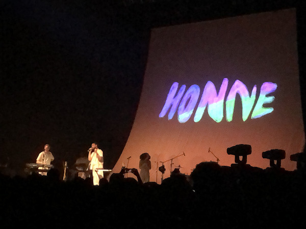 HONNE Sukses Menggelar Konser di Jakarta dan Surabaya