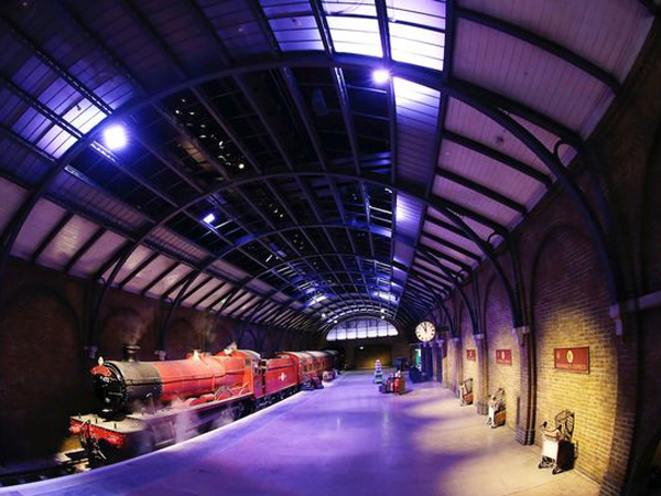 Yuk, Naik Kereta Hogwarts Express di London!