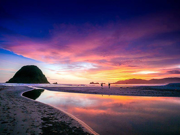 Selain Bisa Berubah Warna, Pantai di Banyuwangi Ini Mirip Pantai di Brasil!