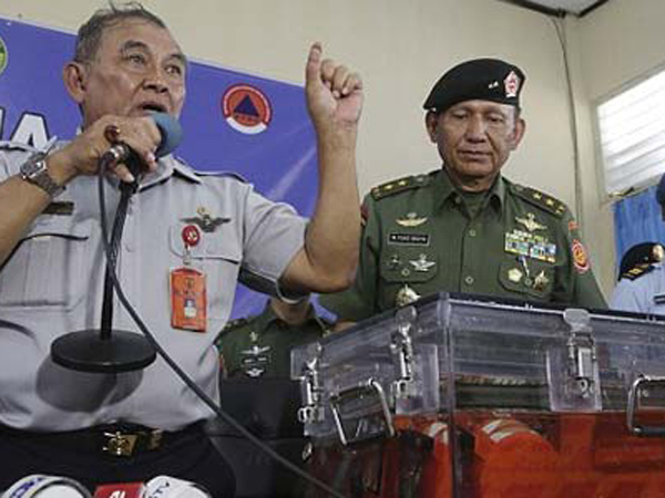 Black Box AirAsia Ditemukan, Butuh 3 Hari Untuk Download Isi Flight Data Recorder