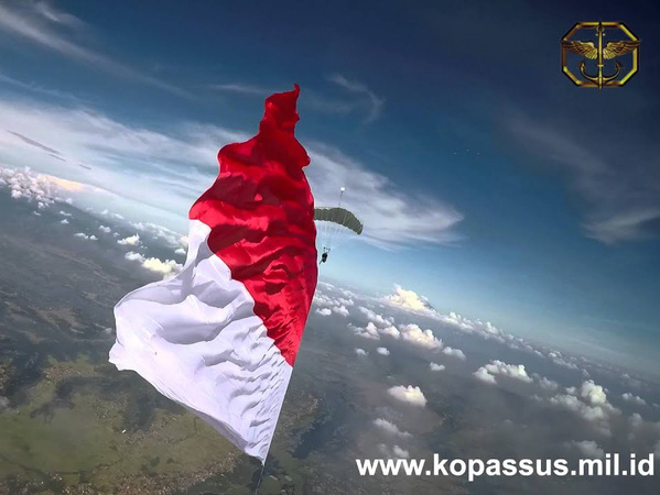 7 Lokasi Pengibaran Bendera Merah Putih, Jaya di Darat Laut dan Udara