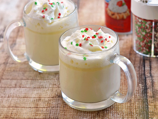 Hangatkan Diri di Musim Hujan dengan Cobain Resep Simpel White Hot Chocolate