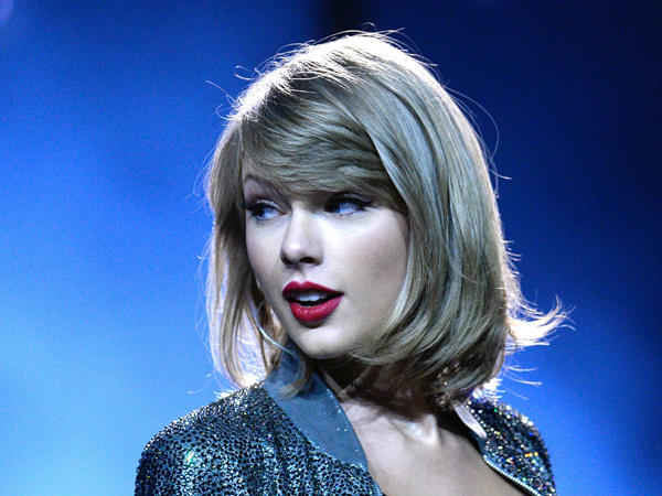 Pernah 'Ribut' dengan Apple, Taylor Swift Batal Diundang Tampil di Perilisan iPhone 6S?