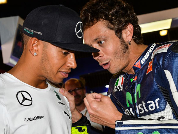 Kagum, Lewis Hamilton Ingin Samai Prestasi Seperti Valentino Rossi