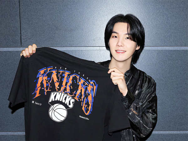 Suga BTS dan NBA Luncurkan Koleksi Kolaborasi dengan Mitchell & Ness