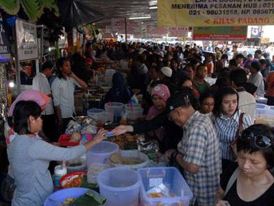 Mau Buka? Yuk Berburu Takjil di Benhil