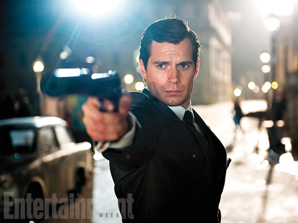 ‘Batman V Superman’ Dikritik Tajam, Superman Pensiun dan Jadi James Bond?