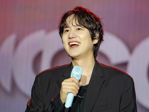 Kyuhyun Rayakan 10 Tahun Karir Solo dengan Setlist Spesial di Konser 'COLORS in Jakarta'