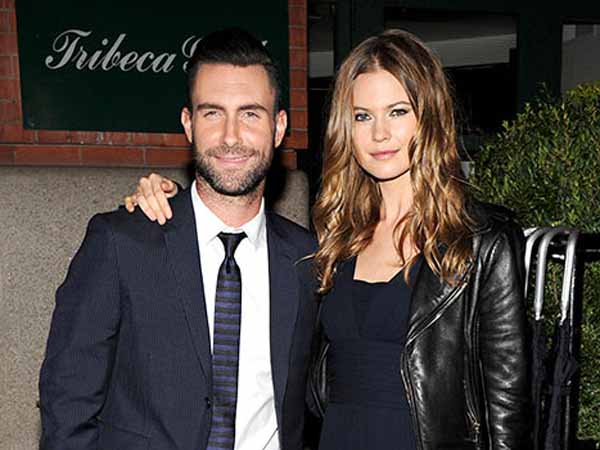 Intip Foto Pertama Adam Levine dan Behati setelah Menikah!