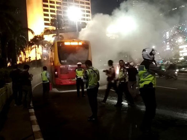 Trauma Bom Sarinah, Bus TransJakarta Meledak di Bundaran HI Bikin Panik Warga