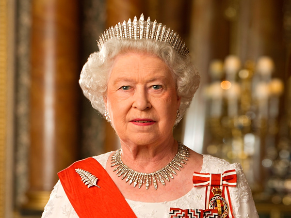 Melihat Warisan Ratu Elizabeth II dari Perhiasan Hingga Istana, Jatuh ke Siapa?