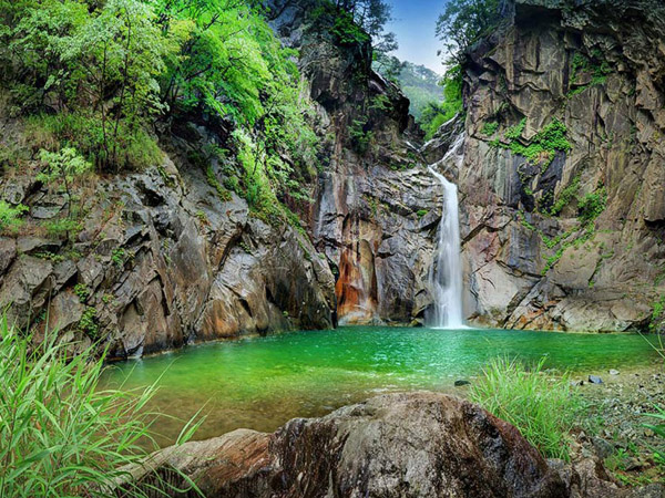 Singgah Ke Tempat Munculnya Naga Legendaris Korea Selatan Di Air Terjun Sambuyeon