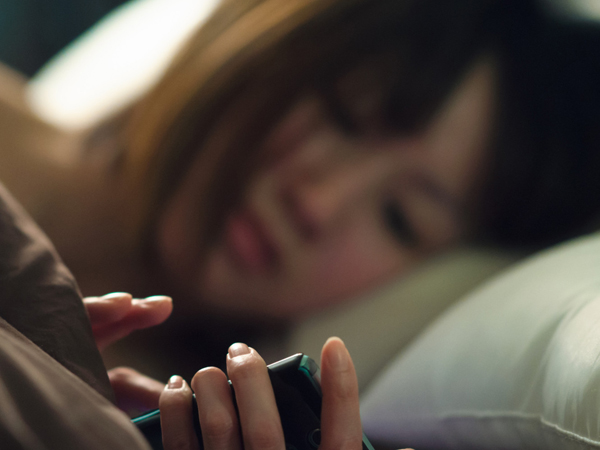 Waspadai Efek Buruk Terlalu Lama Membaca Melalui Gadget