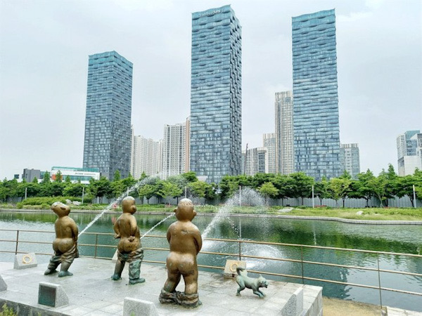 10 Tahun Dipasang, Patung Anak Kecil Buang Air di Songdo Incheon Kini Tuai Kontroversi