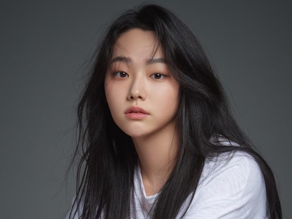 Kang Mina Hengkang Dari Jellyfish Entertainment