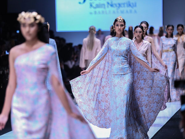 Sisi Gelap di Balik Megah dan Gemerlapnya Jakarta Fashion Week