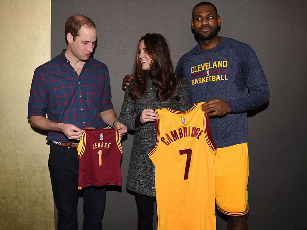 Rangkul Kate Middleton Usai Pertandingan Basket, LeBron James Dikritik Media Inggris!