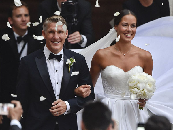 Selamat, Kapten Timnas Jerman Bastian Schweinsteiger Resmi Nikahi Petenis Cantik Ana Ivanovic