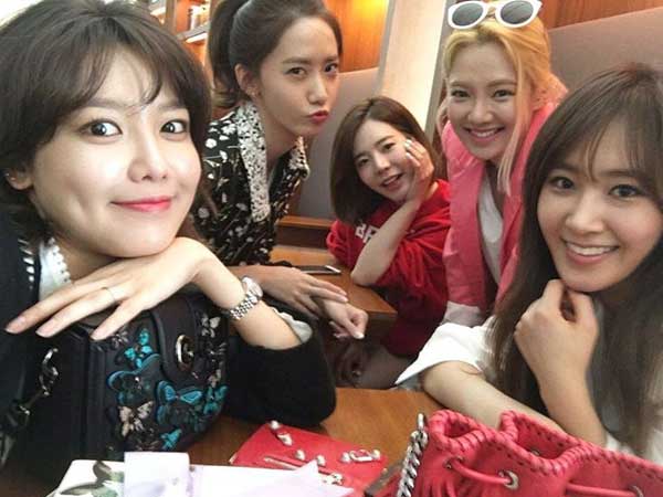 Berangkat Ke Jakarta, SNSD Tunjukan Selfie Cantik Untuk Sapa Fans Indonesia