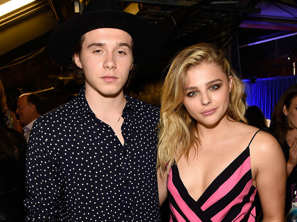 So Sweet, Begini Gaya Brooklyn Beckham dan Chloe Moretz Kompak Kembaran Baju