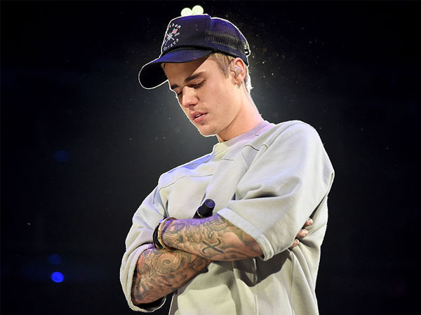 Temannya Jadi Korban Tragedi Penembakan di Paris, Justin Bieber Tulis Pesan Mengharukan