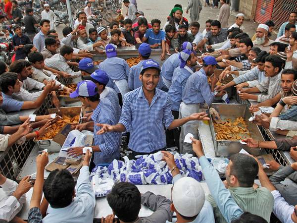 Intip ‘Ritual’ Unik Selama Ramadhan di Negeri Yang Terkenal Sebagai Zona Perang Ini