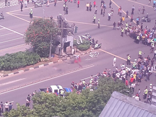 Ledakan dan Tembakan Sarinah-Thamrin, Korban Bergeletakan di Jalanan