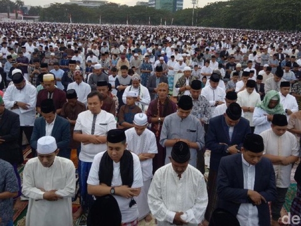 Pengakuan Imam Solat Ied Karebosi yang Jadi Omongan Lakukan Takbir Hanya Satu Kali