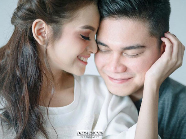 Cantik A la Pengantin Jawa, Acha Septriasa Resmi Dinikahi Vicky Kharisma