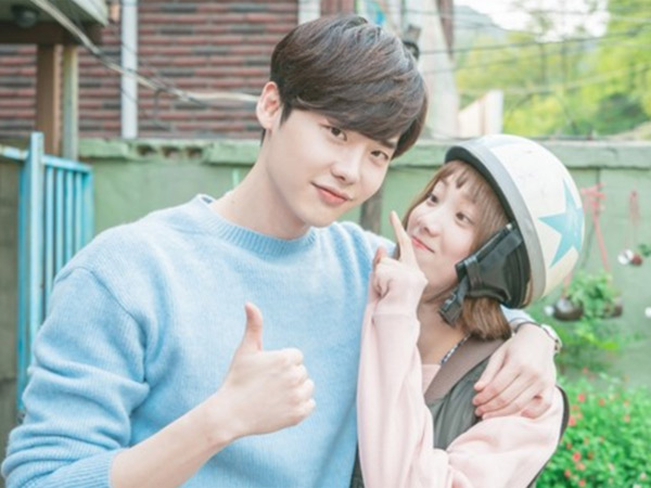 Beri Dukungan, Lee Jong Suk Bakal Jadi Pelanggan Tampan di Drama 'Weighthlifting Fairy'