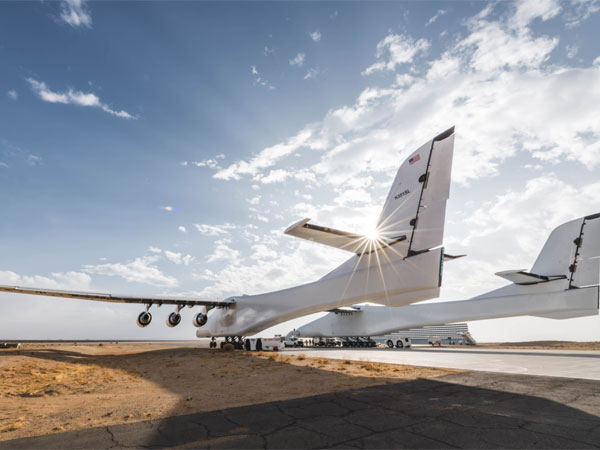 Lebih dari Lapangan Sepak Bola, Ini Dia Pesawat Unik Terbesar di Dunia yang Baru Diuji Coba, Stratolaunch!