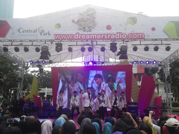 Intip Keseruan Cover Dance 'Best Of The Best' di Dreamers Festival 2015