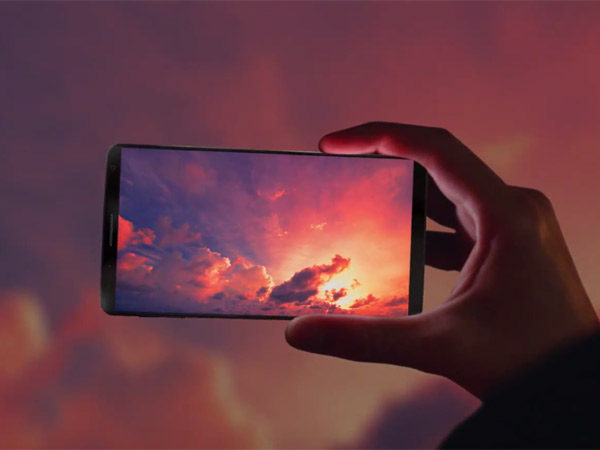 Rilis Iklan Layar Amoled, Samsung Sengaja Beri Bocoran Galaxy S8?