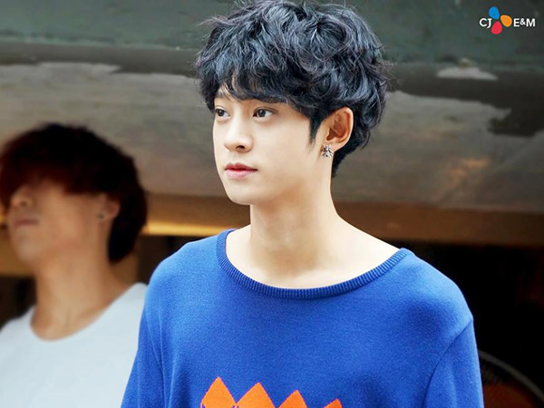 Mampir ke Bali, Jung Joon Young Pamer Foto Bareng Yoseob Beast dan Nara Hello Venus