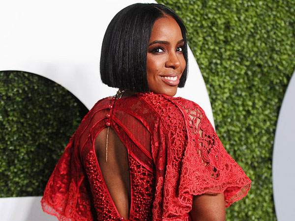 Yuk Intip Apa Saja Isi Tas Make Up Kelly Rowland 'Destiny's Child'!