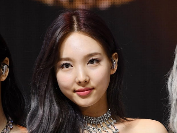 JYP Entertainment Resmi Laporkan Sasaeng Fans Nayeon TWICE ke Polisi