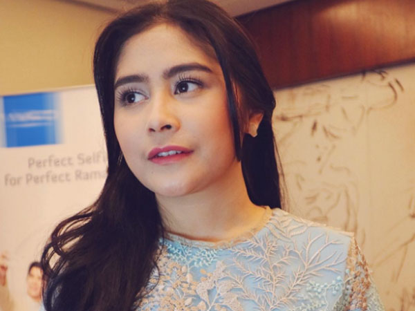 Lebaran Bikin Badan Prilly Latuconsina Jadi Lebar-an