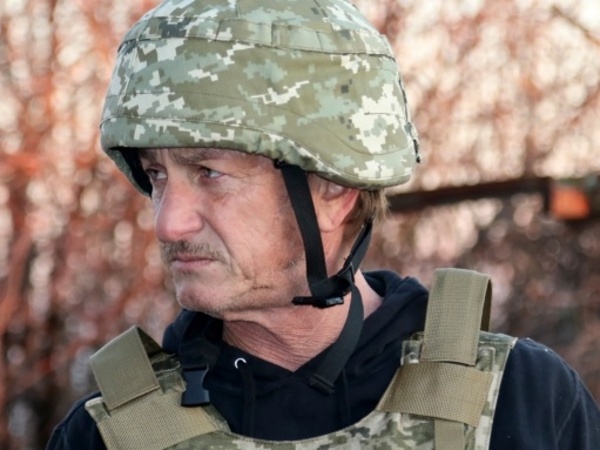 Sean Penn Terjun ke Ukraina Syuting Dokumenter Tentang Invasi Rusia