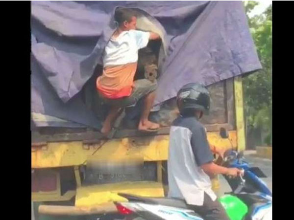 Viral Aksi Bajing Loncat Di Kelapa Gading Ini Terekam Video di Siang Hari