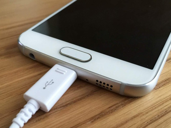 Begini Cara Mengatasi Smartphone yang Panas Akibat Masalah Baterai Hingga Charger