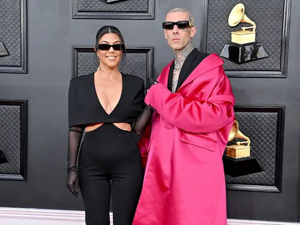 Kourtney Kardashian dan Travis Barker Menikah Usai Hadiri Grammy