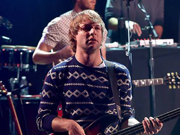 Kasus KDRT, Mickey Madden Ambil Cuti dari Maroon 5