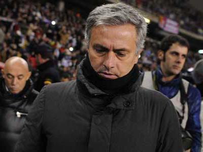 Madrid Meradang, Mourinho Bakal Diganti Low?