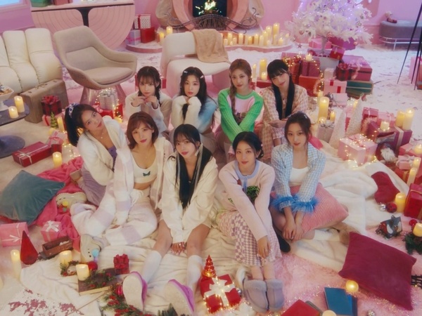 Red Velvet dan aespa Kolaborasi Natal di MV 'Beautiful Christmas'