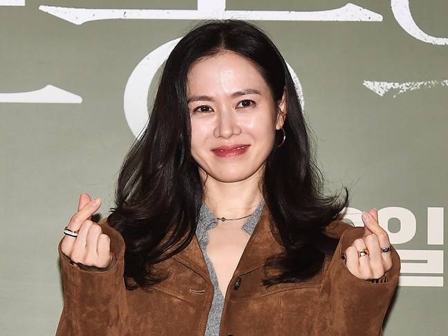 Son Ye Jin Dapat Tawaran Main Drama Sebagai Produser K-Pop, Terinspirasi dari Min Hee Jin?