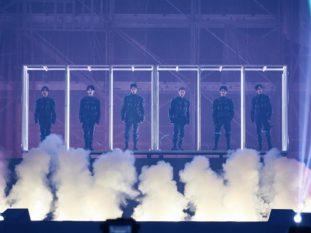 NCT 127 Suguhkan Panggung Spektakuler dalam Konser THE MOMENTUM Jakarta