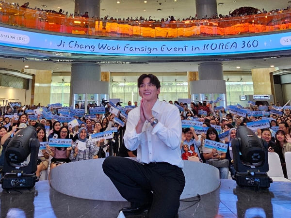 Balik ke Jakarta, Ji Chang Wook Gelar Acara Fansign di KOREA 360